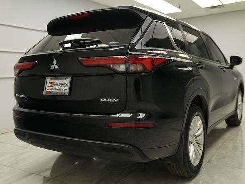 Used 2025 Mitsubishi Outlander ES image 5