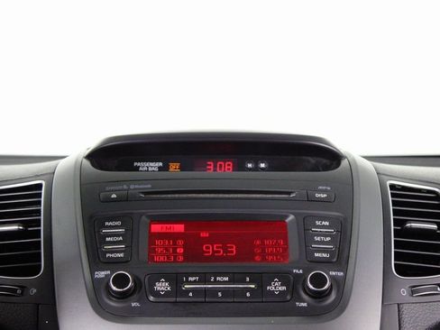 Used 2014 Kia Sorento LX image 5