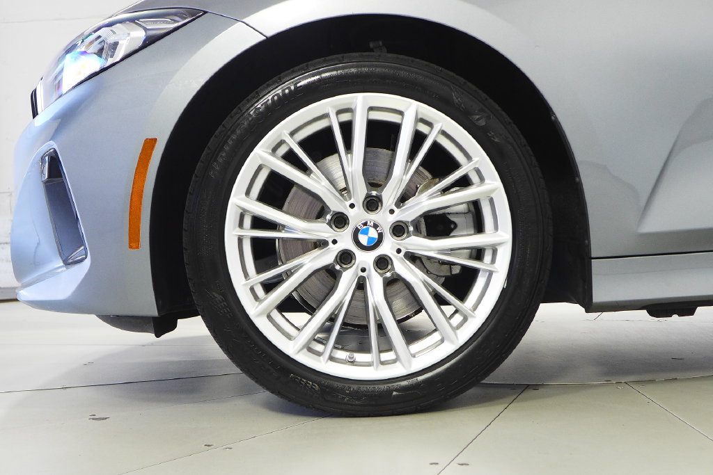 Used 2024 BMW 330i Sedan w/ Convenience Package RWD image 5