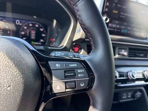 Used 2025 Honda Pilot Black Edition image 18