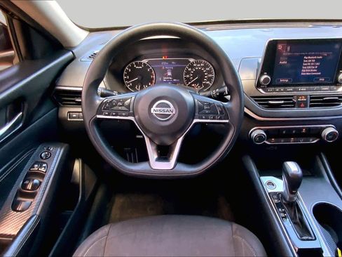 Used 2020 Nissan Altima 2.5 S FWD image 6