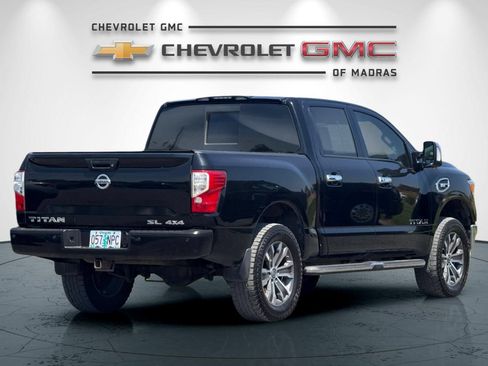 Used 2017 Nissan Titan SL AWD/4WD image 3