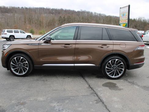 Used 2022 Lincoln Aviator Reserve w/ Equipment Group 201A image 2