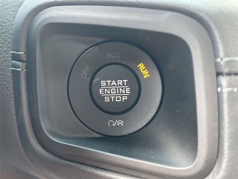 New 2025 Jeep Gladiator Rubicon image 9