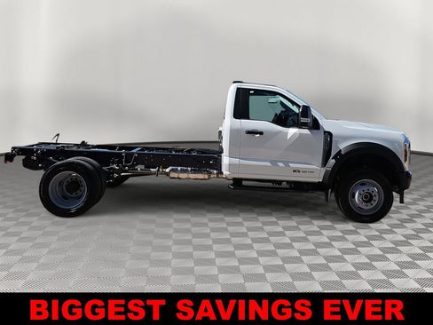 New 2025 Ford F550 4x4 Regular Cab Super Duty image 2