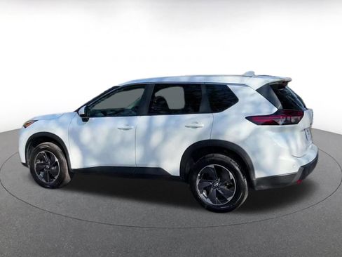 Used 2025 Nissan Rogue SV FWD image 10
