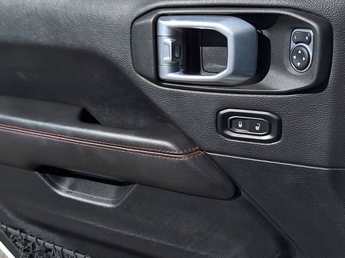 Used 2021 Jeep Wrangler Unlimited Rubicon image 9