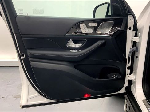 Certified 2023 Mercedes-Benz GLS 450 4MATIC image 19