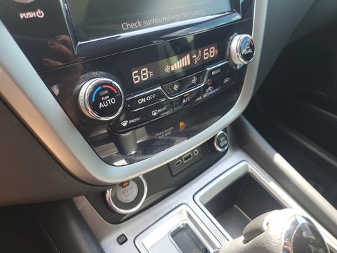 Used 2022 Nissan Murano SV AWD/4WD image 22
