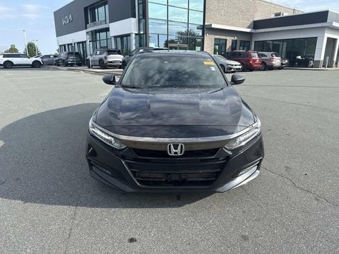 Used 2018 Honda Accord Sport image 2