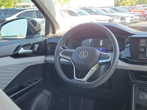 Certified 2022 Volkswagen Taos S FWD image 3