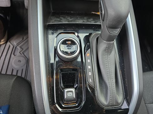 Used 2023 Chevrolet Colorado Trail Boss w/ LPO, Dark Essentials Package AWD/4WD image 26