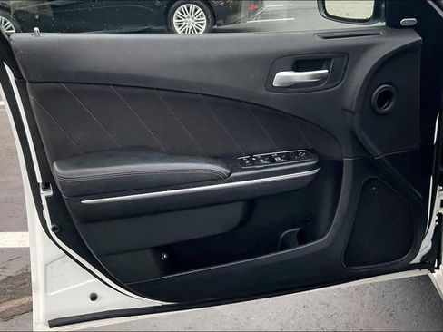 Used 2015 Dodge Charger SXT RWD image 23