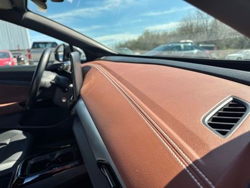 Used 2021 Volkswagen ID.4 Pro S w/ Gradient Package image 22