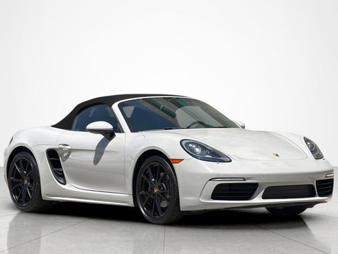 Used 2025 Porsche 718 Boxster w/ Premium Package RWD image 9