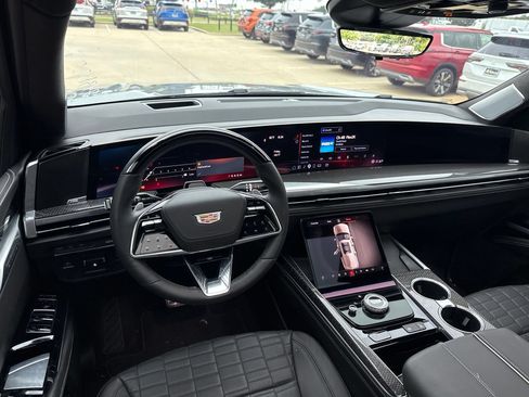 Used 2025 Cadillac Escalade V AWD/4WD image 6