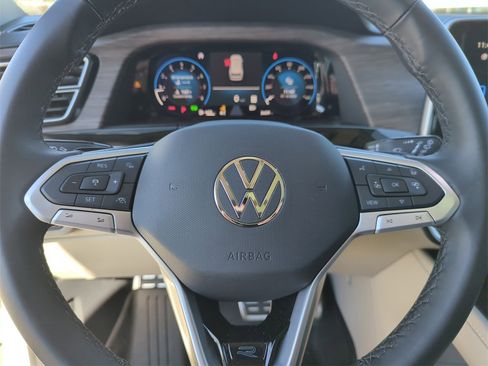 Used 2025 Volkswagen Atlas SEL Premium R-Line image 43