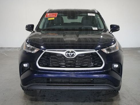 Certified 2023 Toyota Highlander XLE image 2