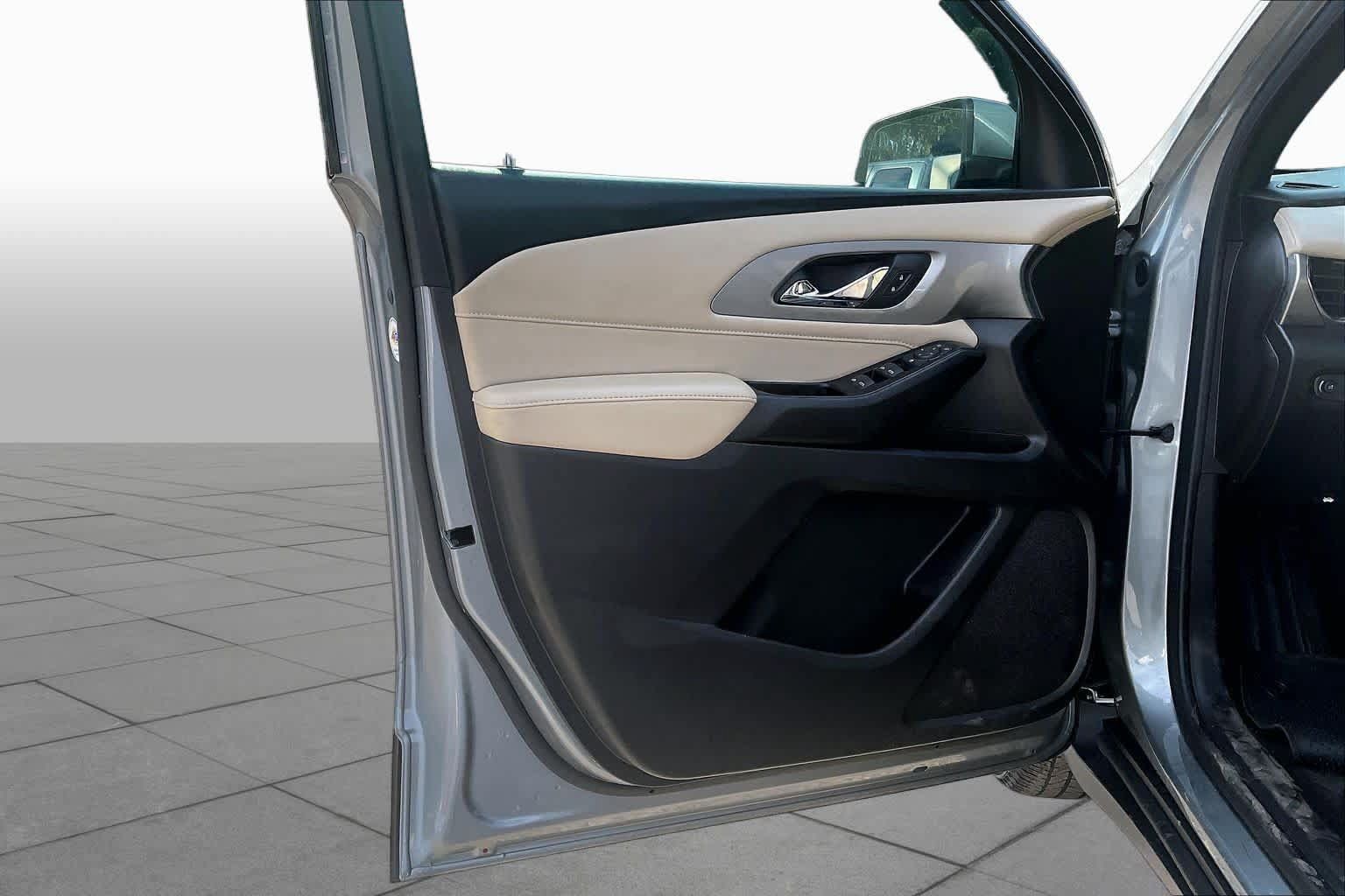 Used 2023 Chevrolet Traverse LS w/ Safety Package FWD image 21
