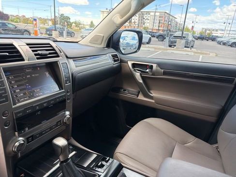 Used 2021 Lexus GX 460 Premium AWD/4WD image 23