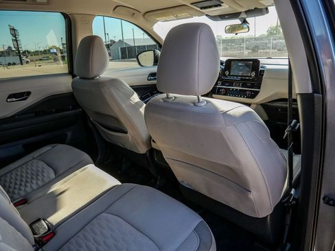 Used 2022 Nissan Pathfinder SV FWD image 19