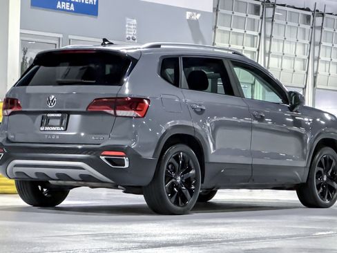 Used 2023 Volkswagen Taos SE AWD/4WD image 9