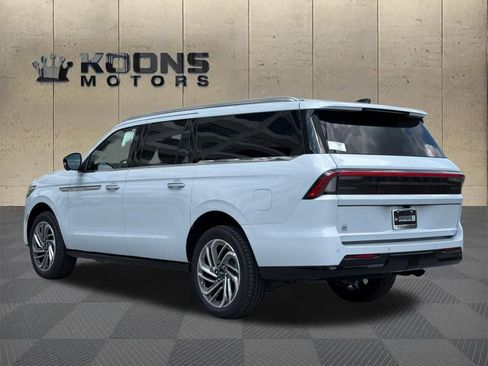 New 2026 Lincoln Navigator L Reserve AWD/4WD image 6