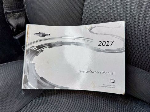Used 2017 Chevrolet Traverse LT FWD image 29