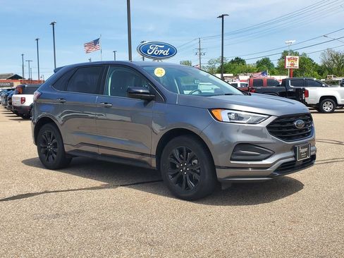 Used 2024 Ford Edge SE w/ Black Appearance Package AWD/4WD image 2