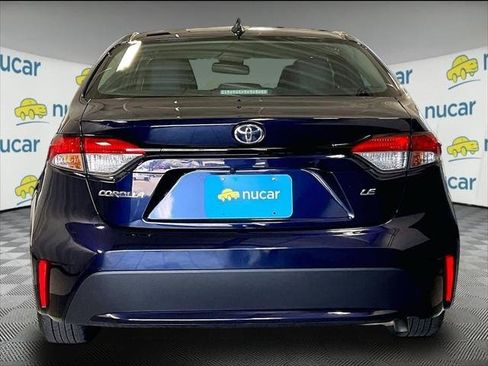 Certified 2022 Toyota Corolla LE FWD image 5