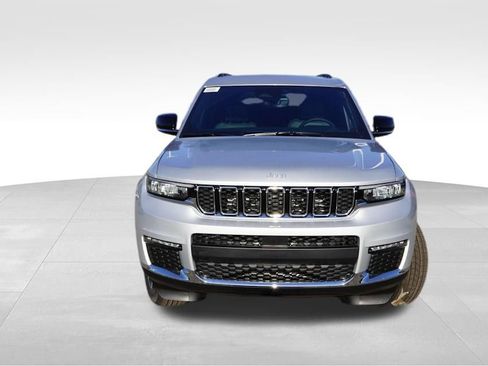 New 2025 Jeep Grand Cherokee L Limited w/ Trailer Tow Package image 8