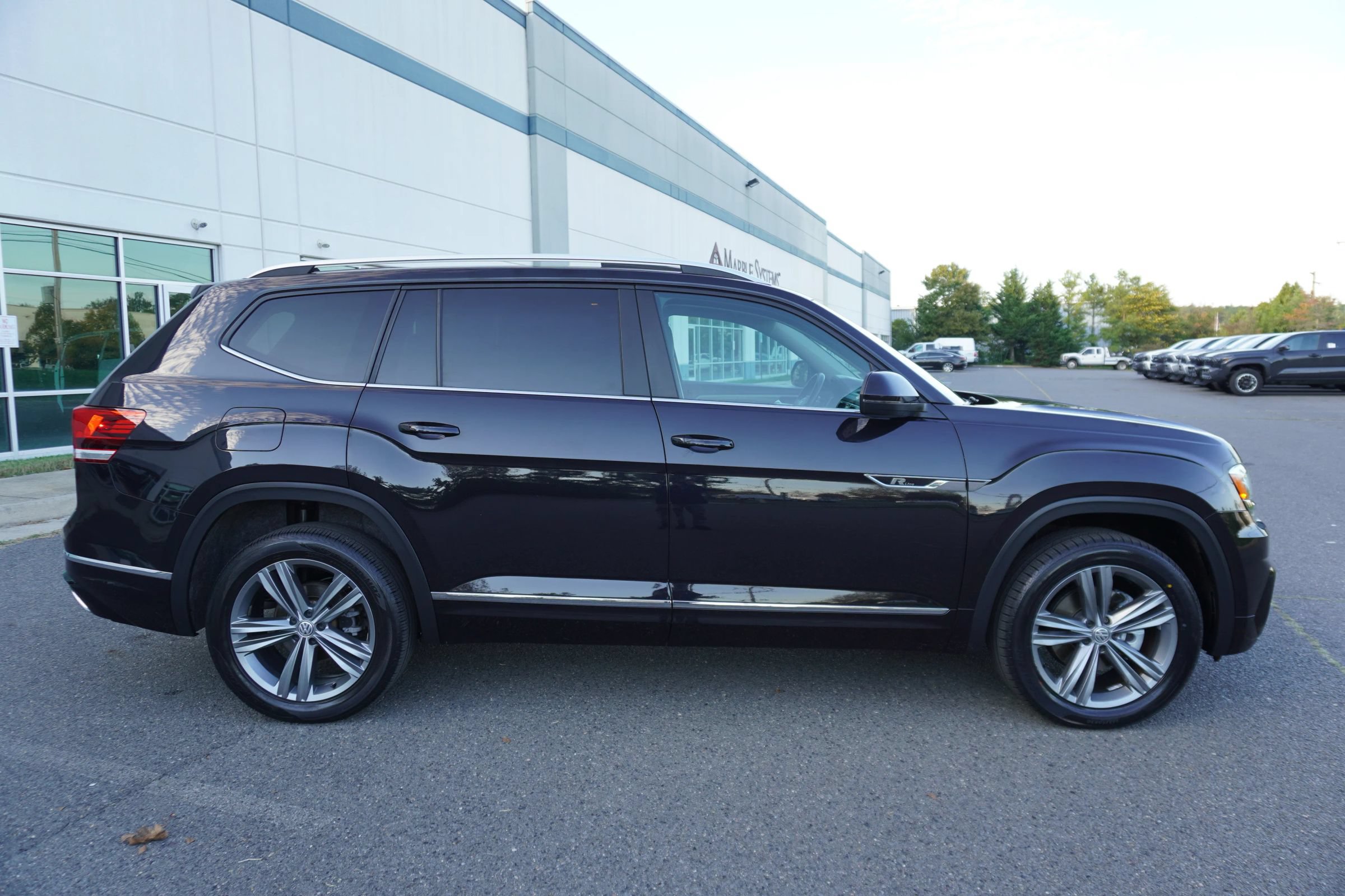 Used 2019 Volkswagen Atlas SEL R-Line AWD/4WD image 7