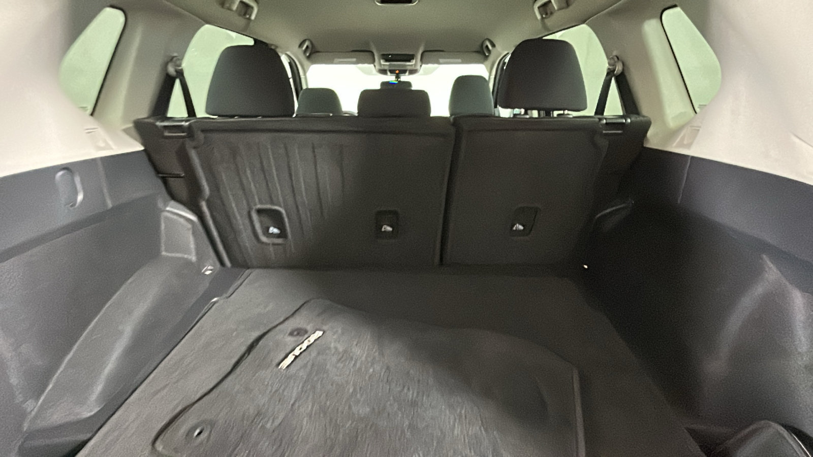 Certified 2026 Nissan Rogue SV AWD/4WD image 36