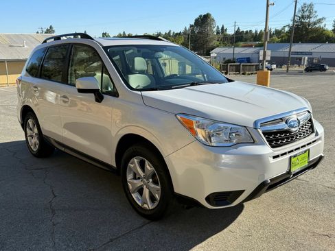 Used 2015 Subaru Forester 2.5i Premium AWD/4WD image 10