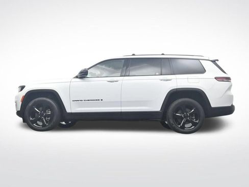 Used 2023 Jeep Grand Cherokee L Limited w/ Black Appearance Package AWD/4WD image 37