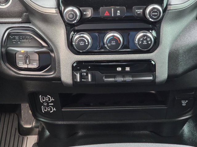 Used 2025 RAM 3500 Tradesman w/ Chrome Appearance Group AWD/4WD image 16