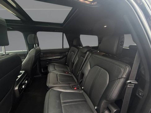 Used 2019 Ford Expedition Limited w/ Equipment Group 302A AWD/4WD image 37