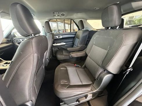 Used 2023 Ford Explorer XLT AWD/4WD image 19