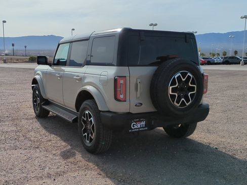 Used 2025 Ford Bronco Outer Banks image 5