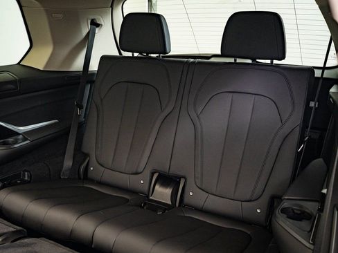 Used 2022 BMW X7 xDrive40i w/ Premium Package image 35