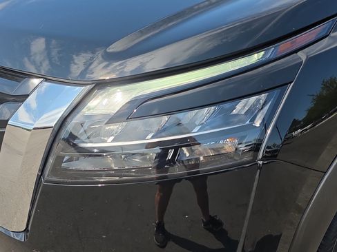 Used 2025 Nissan Pathfinder SL w/ SL Premium Package AWD/4WD image 29