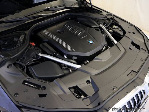 Used 2021 BMW 740i xDrive w/ M Sport Package AWD/4WD image 38