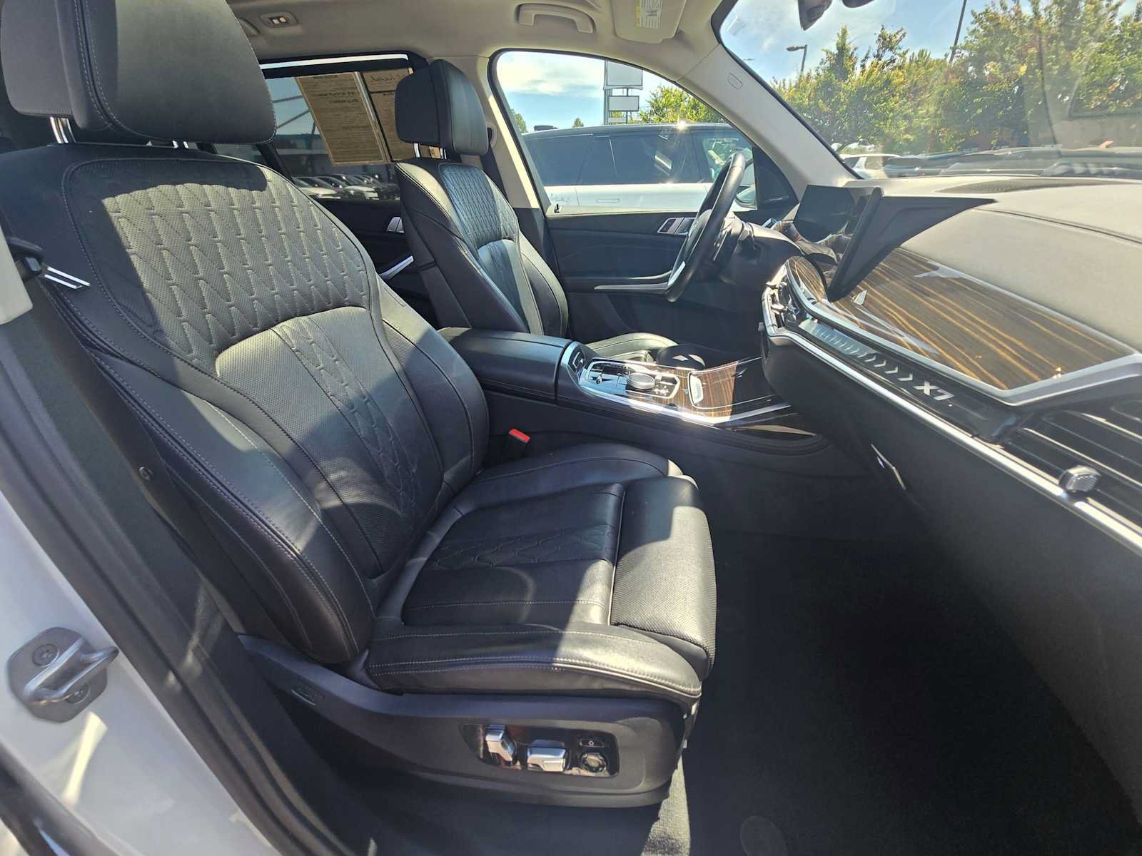 Used 2025 BMW X7 xDrive40i AWD/4WD image 10
