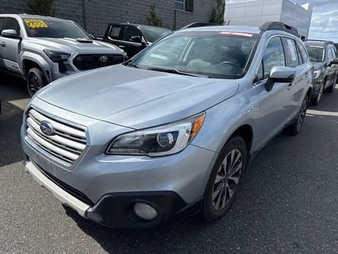 Used 2015 Subaru Outback 2.5i Limited AWD/4WD image 3