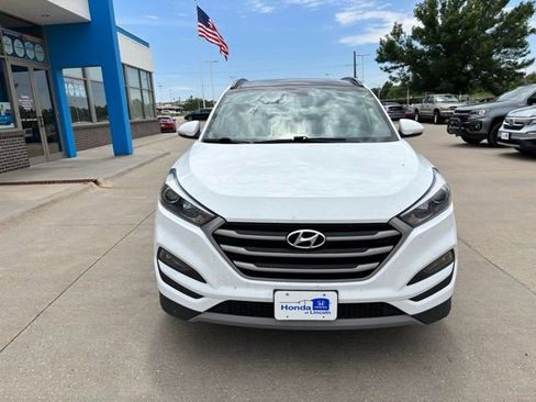 Used 2018 Hyundai Tucson Value AWD/4WD image 2