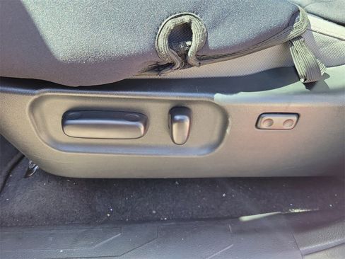 Used 2022 Toyota Tacoma SR5 w/ Technology Package image 17