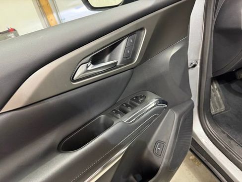 Certified 2025 Chevrolet Traverse LT image 11