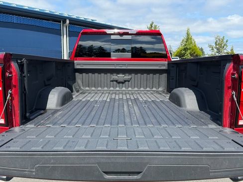 Used 2025 Chevrolet Silverado 2500 LTZ w/ LTZ Convenience Package AWD/4WD image 22