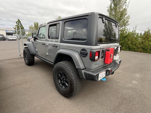 Used 2023 Jeep Wrangler Unlimited w/ Convenience Group AWD/4WD image 2