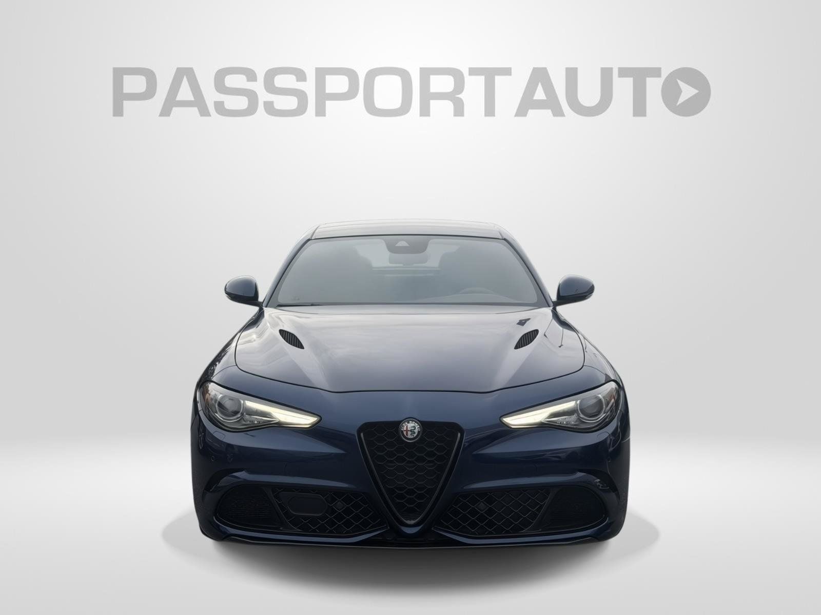 Used 2018 Alfa Romeo Giulia Quadrifoglio w/ Driver Assist Dynamic Package RWD image 2